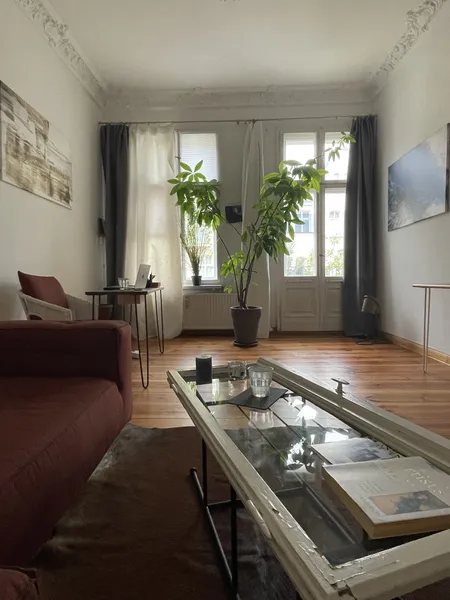 Charming Altbau close to Kollwitzplatz — photo 1